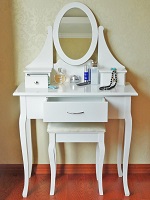 White Dressing Table Makeup Desk with Stool, 3 Drawers Oval Mirror Bedroom Chic 